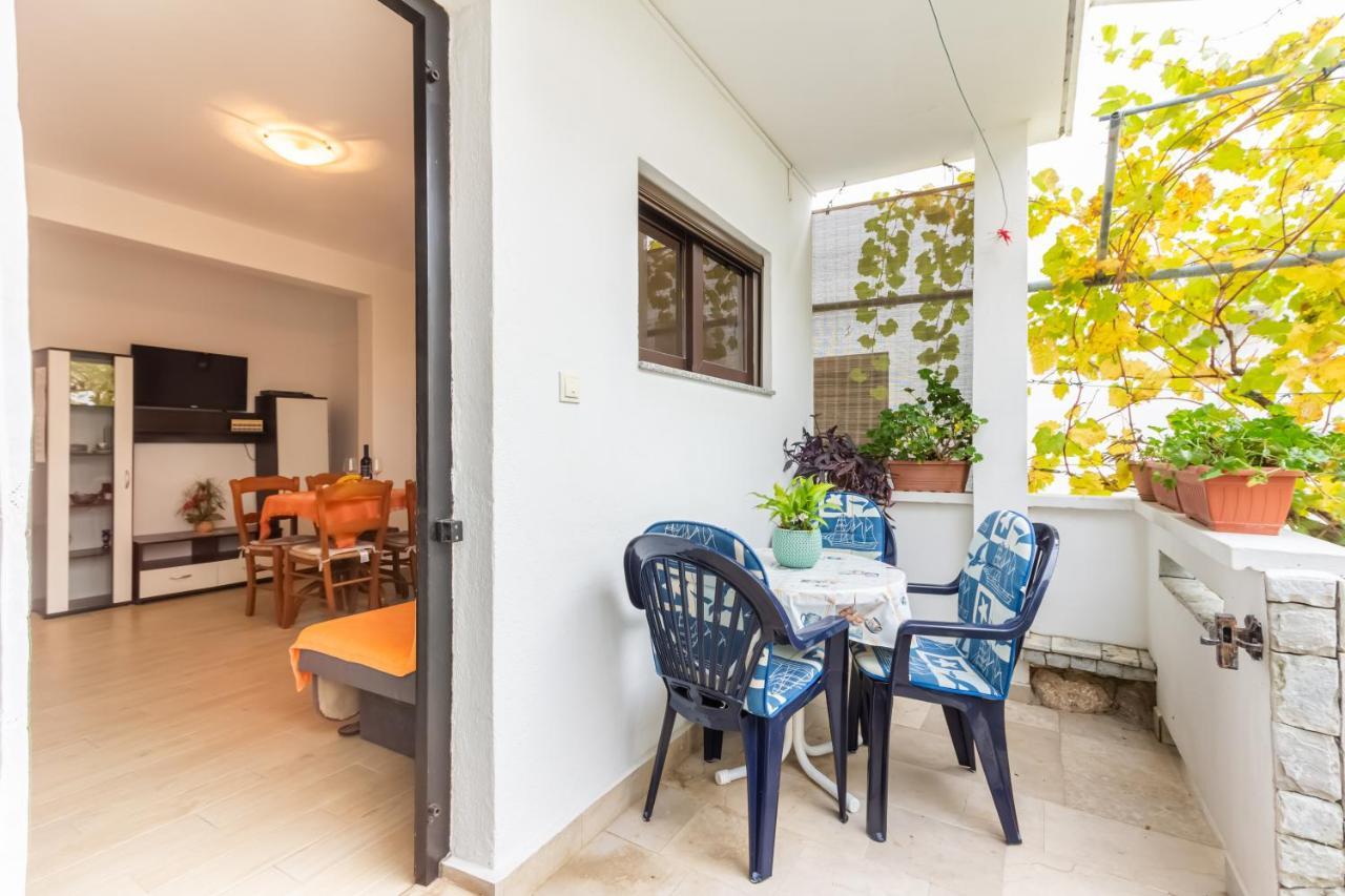 Apartments Sucur With Terrace Baška Exterior foto